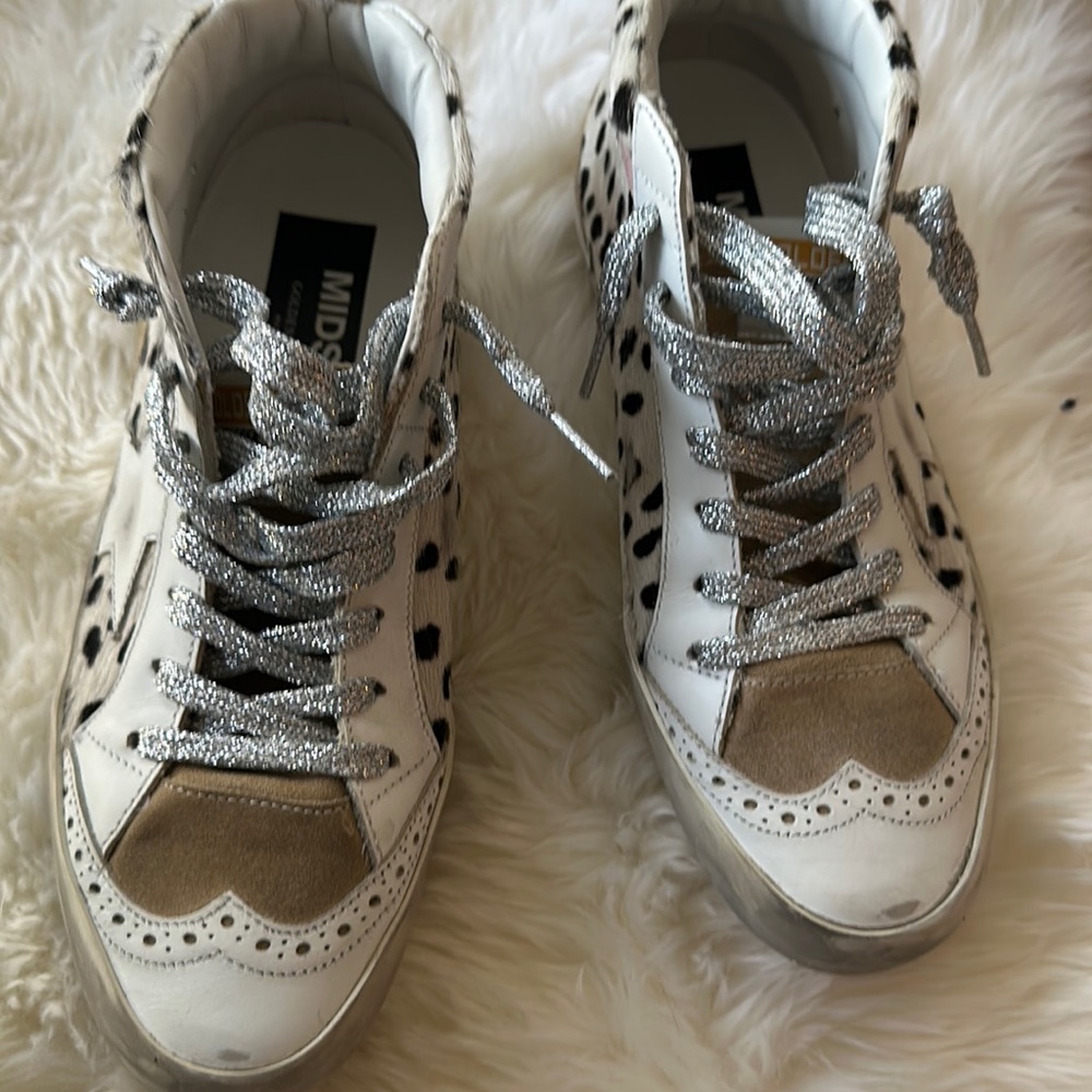 Exclusive Golden Goose Mid Star Sneakers. Size 38 (8 US). Excellent condition!!!